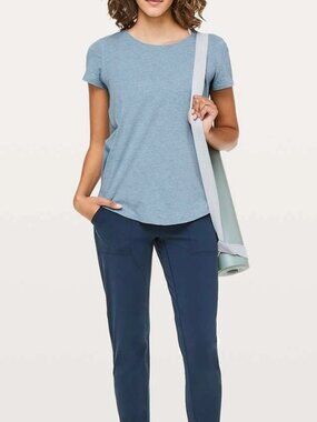 LULULEMON love crew women's t-shirt size 8